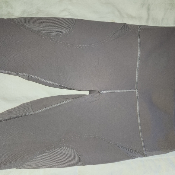Lululemon Athletica All The Right Places Lavender Crop - Picture 4 of 6